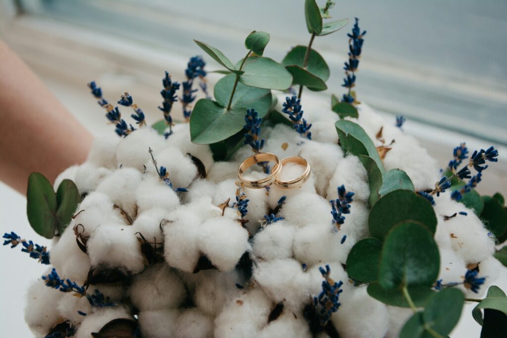 How to Choose the Right Flowers for Every Wedding Season